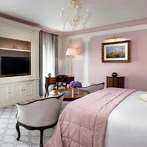 ***** Hotel Danieli Italia